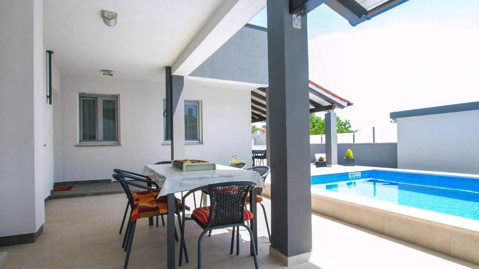 שטיניאן Villa Pikula Ferienwohnung Mit Gemeinsamem Pool