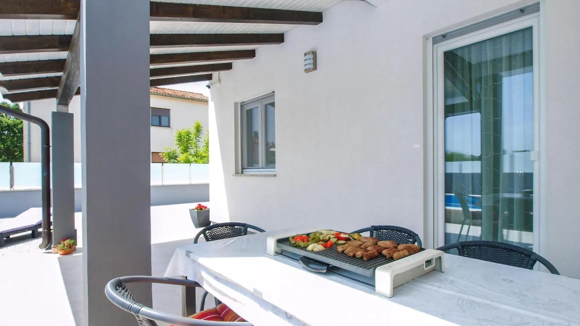 Villa Pikula Ferienwohnung Mit Gemeinsamem Pool Stinjan 0*,  Croatia