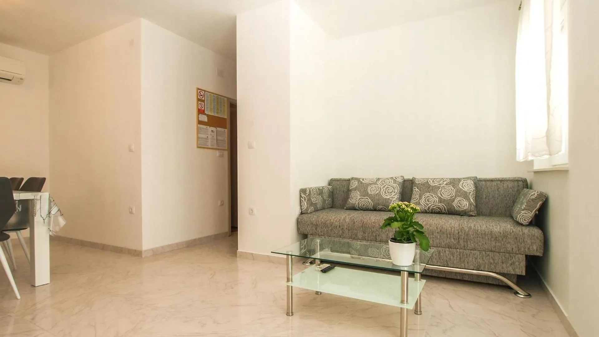 Villa Pikula Ferienwohnung Mit Gemeinsamem Pool Stinjan Apartment