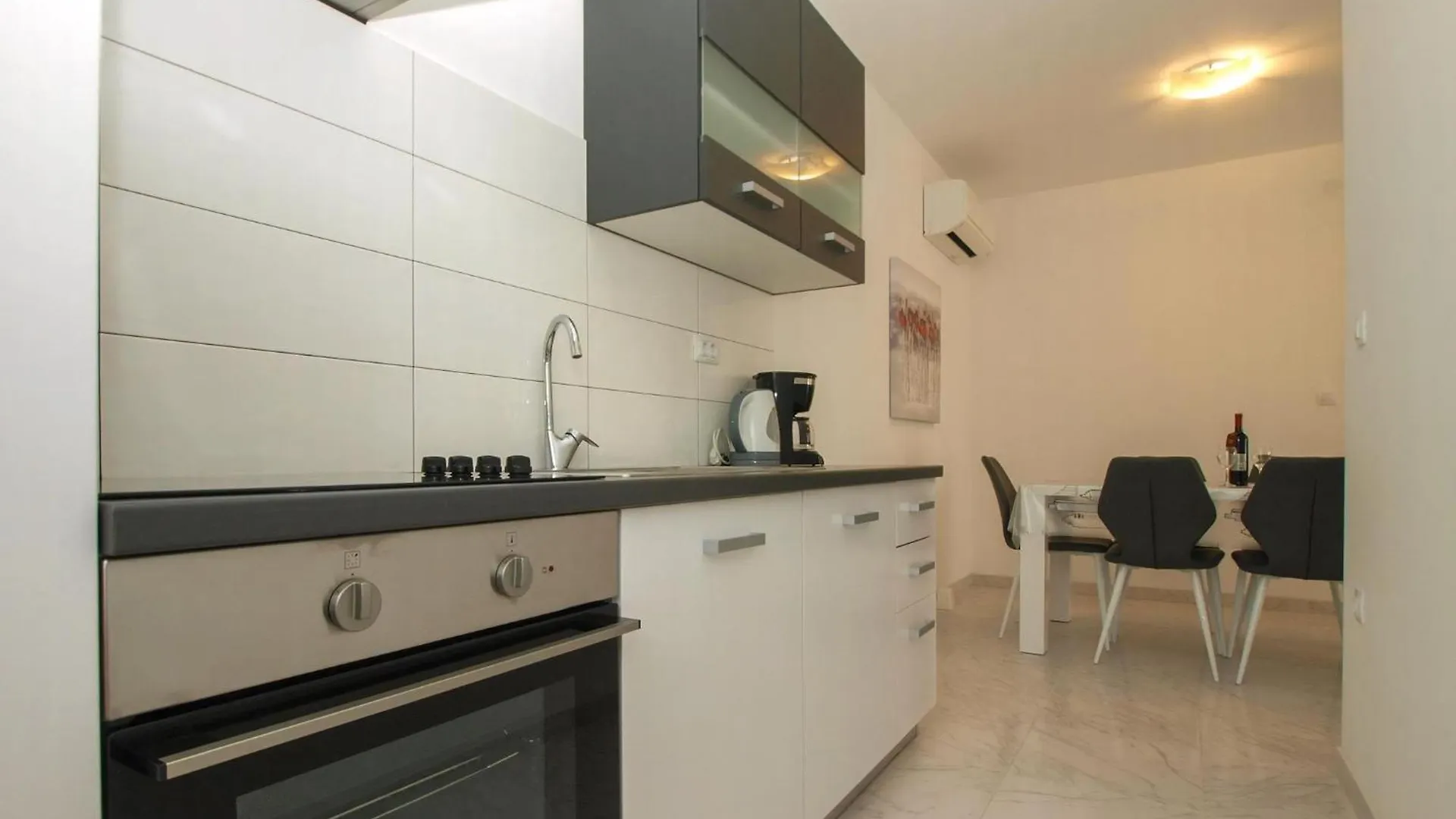 Villa Pikula Ferienwohnung Mit Gemeinsamem Pool Stinjan
