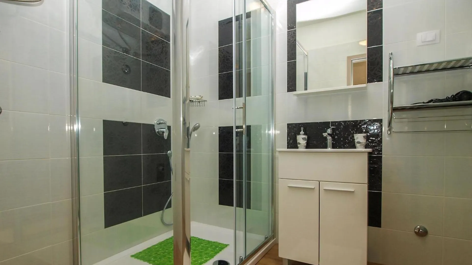 Villa Pikula Ferienwohnung Mit Gemeinsamem Pool Stinjan Apartment